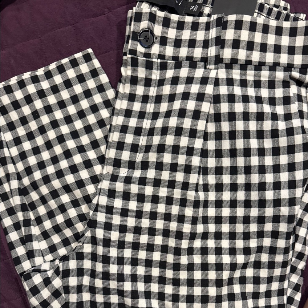 Torrid Black and White Gingham plus size 14 short